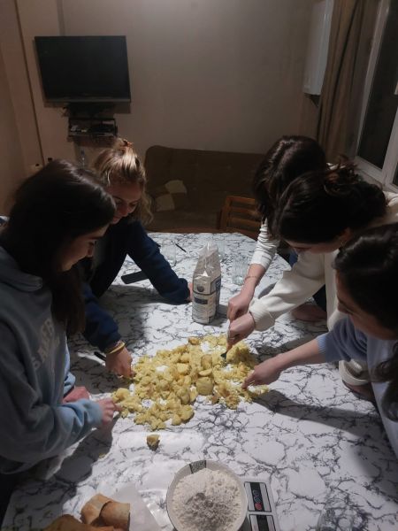 File:ICI - Italian speaking club.jpg